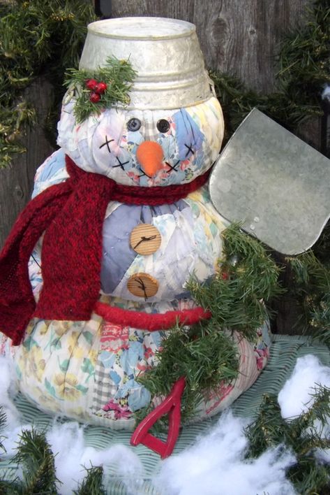 Snowman Rag Quilt Pattern, Quilt Recycle Projects, Old Quilt Ornaments, Repurpose Old Quilts Ideas, Old Quilts Repurposed Upcycle, Things To Make With Old Quilts, Repurposing Old Quilts, Repurposed Quilts Ideas, Quilt Upcycling