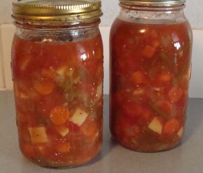 Home Canned Vegetable Soup, Canned Vegetable Soup, Canned Sauces, Canning Garden, Canning Veggies, Canning Soup Recipes, Garden Vegetable Soup, Kitchen Chemistry, Soup Starter