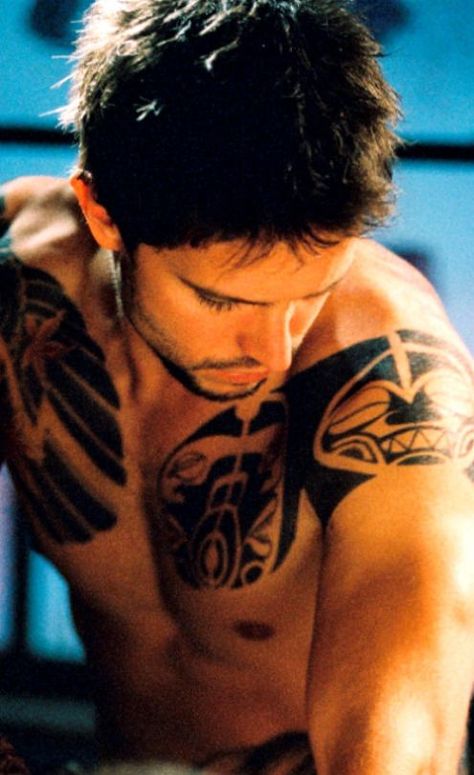 Jason Behr, Gorgeous Guys, Unknown Pleasures, Hottest Male Celebrities, Popular Tv Series, Blue Flame, Male Celebrities, Fan Girl, Blue Flames