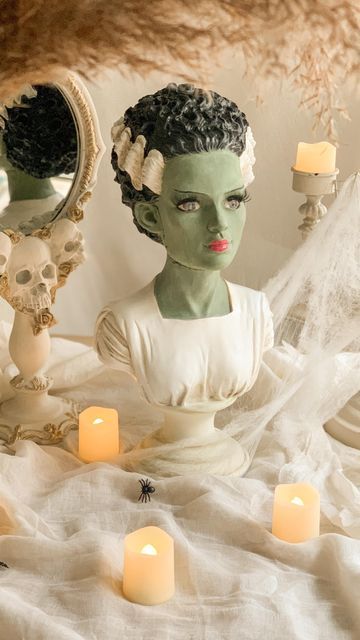 Frankenstein Halloween Decorations, Frankenstein Party, Bride Of Frankenstein Halloween, Black White Halloween, Halloween Skeleton Decorations, Boho Halloween, Halloween Everyday, Halloween Eyes, Frankenstein Halloween