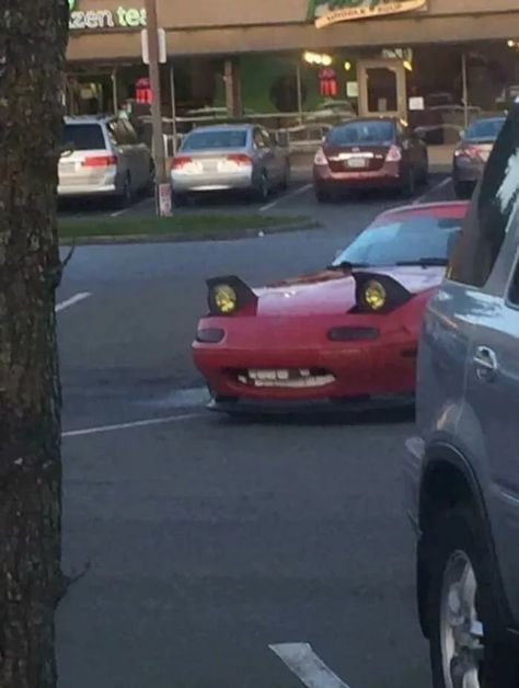 30 Idiotic Car Upgrades That Just Don'T Make Sense Super Funny Pictures, Cars 4, Automotive Engineering, Weird Cars, Car Mods, Automotive Photography, Image Fun, Funny Animal Pictures, Funny Fails