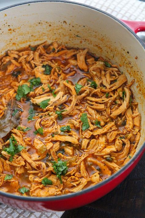 The ultimate latin shredded chicken stew recipe. Simmered in a tomato broth with spices, garlic, onions, and peppers. Enjoty this with rice or tortillas. Chicken Panini Recipes, Panini Recipes Chicken, Mexican Stew, Sauteed Chicken Breast, Chicken Breast Crockpot, Smoked Chicken Breast, Braised Chicken Breast, Chicken Recipe Air Fryer, Chicken Panini