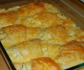 Chicken Crescent Roll Casserole, Crescent Roll Recipes Dinner, Crescent Roll Casserole, Chicken Crescent Rolls, Chicken Crescent, Chicken Roll Ups, Chicken Rolls, Crescent Roll Recipes, Crescent Roll