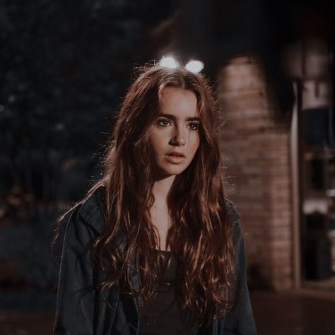 Lowen Ashleigh, Angelic Aesthetic, Beauty Killer, Cute Attitude Quotes, Emily In Paris, Lily Collins, Character Aesthetic, Girl Face, Powerful Women