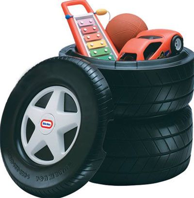 Fun kids' furniture: Classic Racing Tire Toy Chest Race Car Bedroom, Car Themed Rooms, Car Themed Bedrooms, Car Nursery, Race Car Themes, Big Boy Bedrooms, Cars Room, Car Bedroom, Toddler Boys Room