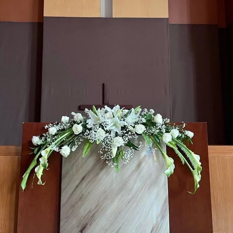 Pulpit Flower Arrangements Church, Podium Floral Arrangements, Church Flower Arrangements Altars Simple, Podium Flower Arrangements, Podium Flowers, Wedding Flower Arrangements Church, Altar Flower Arrangements, Altar Flowers Wedding, Flower Arrangement For Church