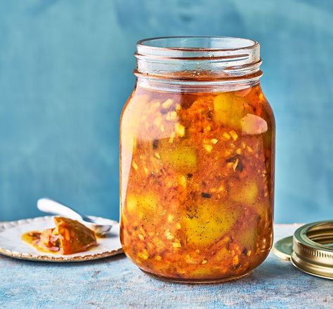 Lime pickle Sweet Lime Pickles, Lime Pickles Recipe, How To Pickle Beetroot, Lime Pickle Recipe, Pickled Lemons, Indian Dips, Turmeric Curry, Trinidadian Recipes, Peter Piper