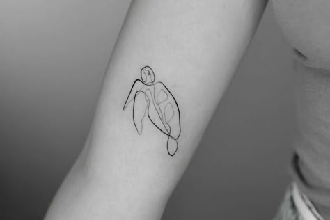 Turtle Line Tattoo, Dainty Turtle Tattoo, Sea Turtle Fine Line Tattoo, Minimalist Turtle Tattoo Design, Turtle Tattoo Fine Line, Fine Line Sea Turtle Tattoo, Turtle Outline Tattoo, Single Line Turtle Tattoo, One Line Turtle