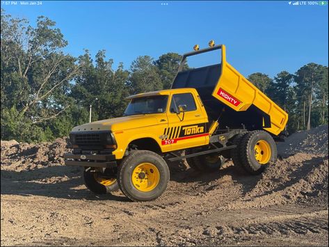 Custom Dually Flatbed Truck Beds, Pickup Trucks Camping, Pickup Truck Accessories, Ford Ranger Truck, Dodge 3500 Dually Flatbed, Ford Suv, Tonka Toys, Tonka Truck, Dodge Monster Truck