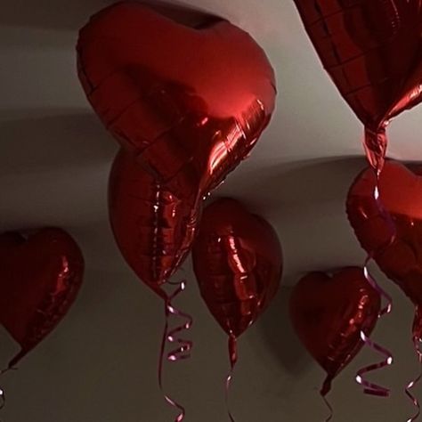 Red Sweets Aesthetic, Red And Black Balloons Birthday Ideas, 18th Birthday Party Red Theme, Red Heart Balloons Aesthetic, Dark Red Decoration Party, Sweet 16 Party Ideas Themes Red, Silver And Red Birthday Theme, Dark Red Birthday Decorations, Birthday Aesthetic Red