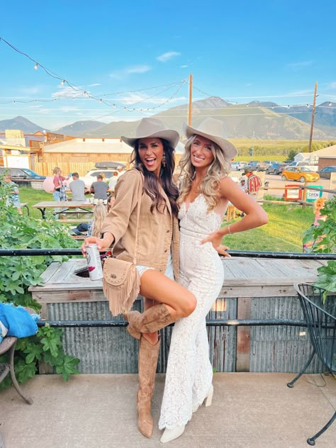 Montana, Montana outfit inspo, Montana influencer, outfit of the week, outfit of the day western, western ootd, western dinner outfit, cowgirl inspo, cowgirl fit, cowgirl boots, flat brim hat, cowboy boots, Aztec cardigan, western girl, Pinterest outfits, influencer outfit inspo, coastal cowgirl, cowgirl chic, cowboy couple, couple outfit inspo, western couples, boyfriend ootd, couple western outfits, bestfriends wedding, cowboy bar, bride and bridesmaids Neutral Cowgirl Bachelorette Outfit, Rodeo Bride Outfit, Country Engagement Party Outfit, Cowgirl Themed Outfit, Napa Outfit Ideas, Cowboy Boots Bridesmaids, Fall Cowgirl Aesthetic, Country Rehearsal Dinner Outfit, Western Reception Outfits