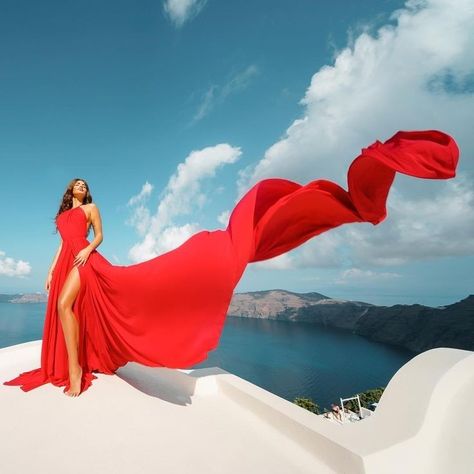 Flowy Dress Photoshoot, Flying Dress, Flowing Dress, Creative Photoshoot Ideas, Glam Photoshoot, Photoshoot Dress, Flowing Dresses, Beach Photoshoot, Photoshoot Outfits