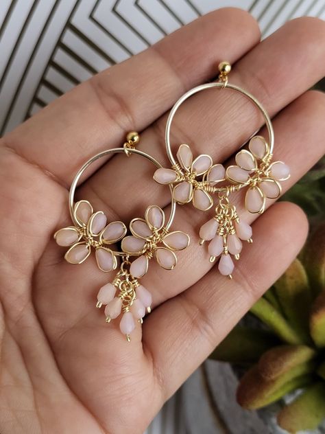 Hoop earrings beaded with crystal beads half rainbow color, light gold color AAA quality wire and stainless steel stud Earrings Huggies, Wire Earrings Handmade, Earring Video, Diy Earrings Easy, Wire Hoop Earrings, Mommy Jewelry, Handmade Hoop Earrings, Wire Wrapped Jewelry Tutorials, Light Gold Color