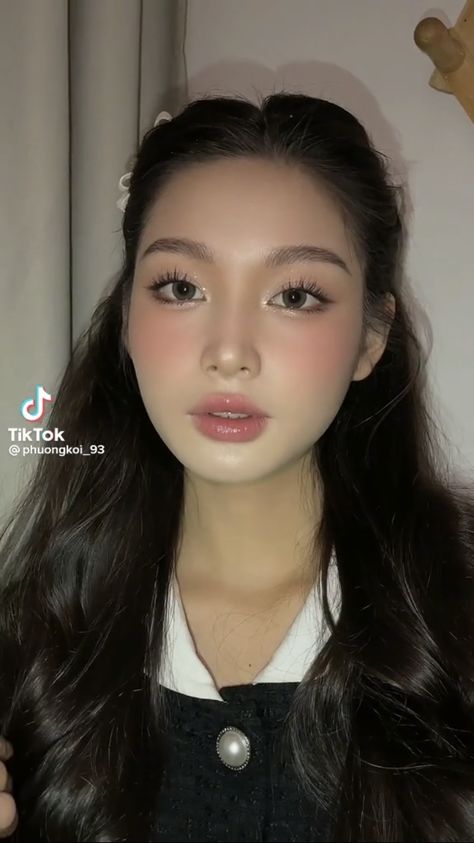 Seoul Wallpaper, Round Face Makeup, Korean Makeup Look, Peach Makeup, Bridal Eye Makeup, Soft Makeup Looks, Ulzzang Makeup, Ethereal Makeup, Neutral Makeup