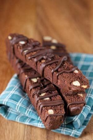 Chocolate Biscotti Recipe, Gluten Free Biscotti, Chocolate Biscotti, Cookies Gluten Free, Gluten Free Christmas, Biscotti Recipe, Gf Desserts, Gluten Free Sweets, Gluten Intolerance