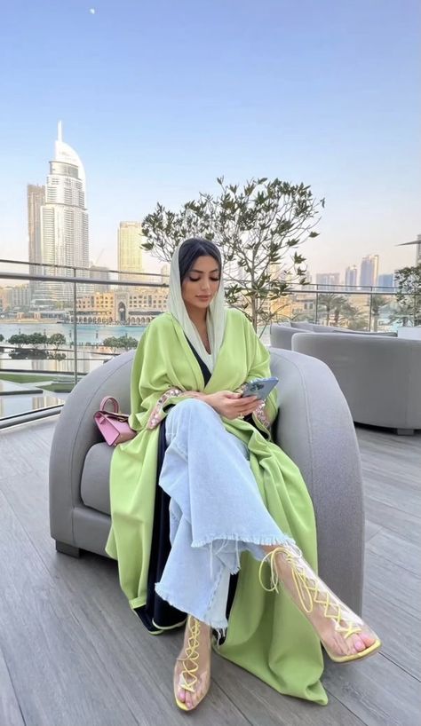 Arabic Fashion Women, Aesthetic Outfits Modest, Dubai Fashion Women, Dubai Outfits Ideas, Dubai Fashionista, Outfit Ideas Modest, Marrakech Style, Dubai Women, Dubai Outfits