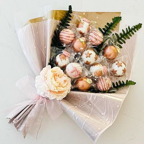 #ediblebouquet hashtag on Instagram • Photos and Videos Flower Cake Pops, Cake Pop Bouquet, Valentine Cake Pop, Cake Pop Designs, Spring Cupcakes, Edible Bouquets, Cake Pop Decorating, Cookie Bouquet, Tea Party Food