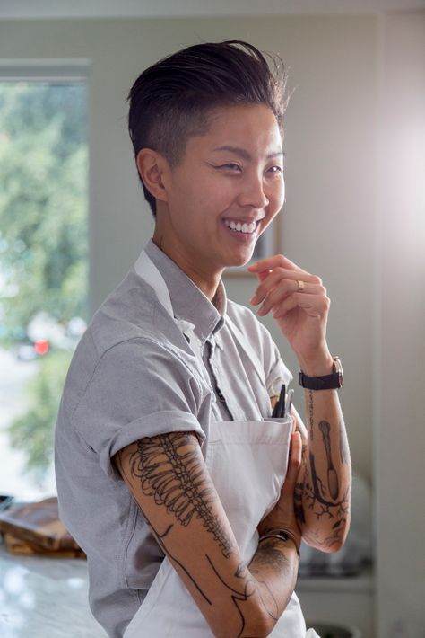 Line Cook Outfit, Chef Kristen Kish, Kristen Kish Haircut, Lifestyle Food Photography, Masc Haircuts, Kristen Kish, Photography Restaurant, Rachel Hair, Food Creatives