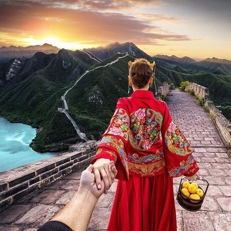 Murad Osmann, Study In China, About China, Great Wall Of China, Photo Series, Great Wall, Crystal Art, Women Diamond, The Hand