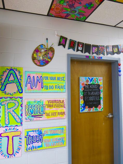 Cassie Stephens: In the Art Room: More Art Room Decor! Art Room Door, Class Board Decoration, Art Room Rules, Art Room Doors, Room Rules, Elementary Art Classroom, Art Bulletin Boards, Art Classroom Management, Room Door Decorations