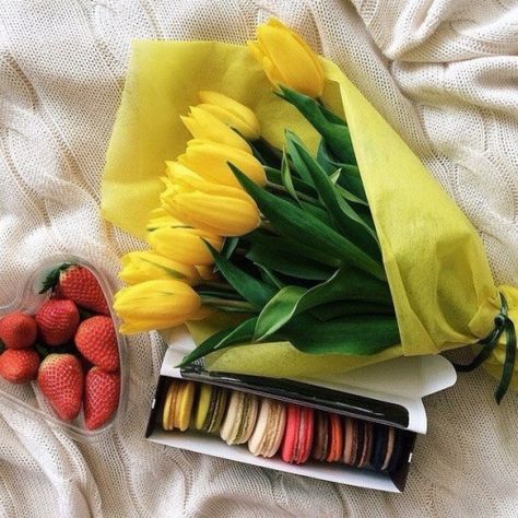 Pinterest Flowers, Yellow Bouquets, Bloom Where Youre Planted, Plant Fungus, Lily Bouquet, Tulip Bouquet, Yellow Springs, Flower Shower, Yellow Tulips