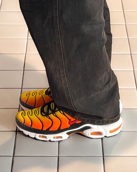 Been a while since we last saw Tn's on our shelves so we're excited to welcome this OG Air Max Plus back to Laced! Classic ‘Black, Pimento, Bright Ceramic, and Resin’ make up the iconic “Sunset” colourway featuring the classic Tuned Air cushioning for ultimate comfort and support, while the bold colourway adds a vibrant touch to your look 🌅 Available now in Sizes US 7-14 (including half sizes). Shop in-store & online - laced.com.au #tn #tunedair #laced #sneakers #lacedbrisbane #sunset #su... Air Max Plus Outfits, Sunset Outfit, Outfit Nike, Nike Air Max Plus, Air Max Plus, Nike Outfits, Fashion Sense, Summer Looks, Classic Black