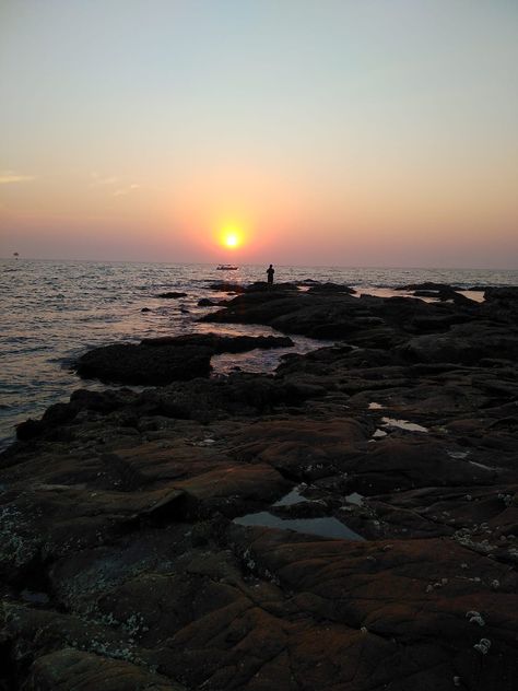 Experience the vibrant vibes of Anjuna Beach in Goa! 🏖️🌴 Known for its lively atmosphere, golden sands, and azure waters, Anjuna Beach is a paradise for beach lovers and partygoers alike. Whether you're soaking up the sun, trying out water sports, or dancing to the beats of beachside shacks, there's something for everyone here. Pin now to add this iconic destination to your Goa getaway! #anjunabeach #goa #beachlife #indiatravel #partydestination #travelinspiration #beachvibes Anjuna Beach, Anjuna Beach Goa, Beach Lovers, India Travel, Water Sports, Goa, Beach Sunset, Beach Life, For Everyone