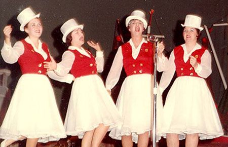 Singers.com - Female Barbershop Groups Barbershop Quartet Costume, Void State, Barbershop Quartet, Harmony Music, Barber Shop Quartet, Womens Group, 70s Aesthetic, Vocal Coach, Music Sing