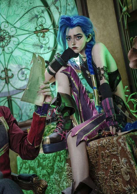 Having A Daughter, Vi Cosplay, League Of Legends Poster, Jinx Cosplay, Arcane Jinx, Jinx League Of Legends, League Of Legends Characters, A Daughter, Amazing Cosplay