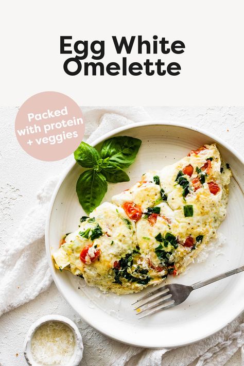 This egg white omelette is fluffy, delicious and loaded with veggies. It comes together quickly and is a healthy way to kick start your day! Heart Healthy Diet Recipes, Egg White Omelet, Healthy Omelette, Popular Breakfast Recipes, Egg White Omelette, Egg White Recipes, Breakfast Meat, Omelette Recipe, Clean Eating Meal Plan