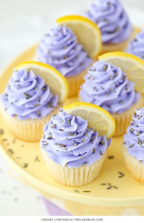 Lavender Buttercream Frosting, Easy Lemon Cupcakes, Lemon Lavender Cupcakes, Lavender Buttercream, Cupcakes Lemon, Lavender Cupcakes, Cupcakes Easy, Ideas Cupcakes, Lavender Cake