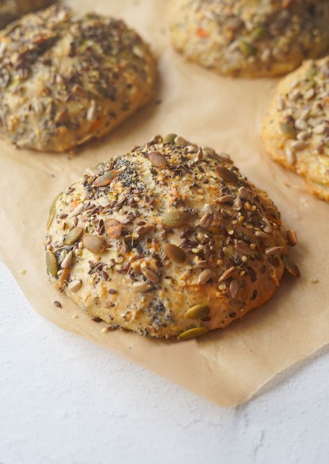 These seedy no-knead overnight oat buns are so easy and delicious, you'll be making them every single week! I love the idea of homemade bread, but only if Night Oats, 2024 Recipes, Whole Grain Flour, Overnight Oat, Healthy Bread, Vegan Bread, Eat Healthier, Vegan Burgers, No Knead