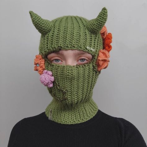 Picture Props, Crochet Mask, Clever Halloween Costumes, Crochet Fashion Patterns, Shirt Print Design, Creative Halloween Costumes, Website Link, Girl With Hat, Head Circumference