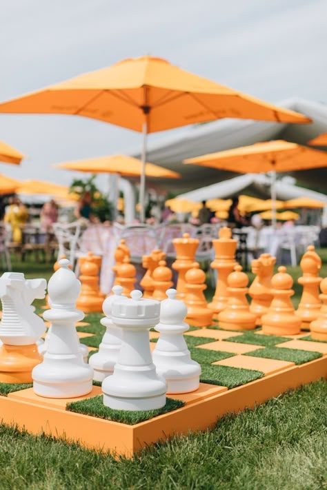 Veuve Clicquot Party, Veuve Cliquot, Giant Chess, Veuve Clicquot Polo Classic, Activation Ideas, Corporate Events Decoration, Event Games, Best Champagne, Chic Sweatshirt