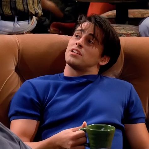 Mat Leblanc 90s, Matt Le Blanc 90s, Joey Tribbiani Aesthetic, Matt Leblanc 90s, Joey Tribbiani Icons, Joey And Rachel, Friends Joey, Joey Friends, Friends Tv Quotes