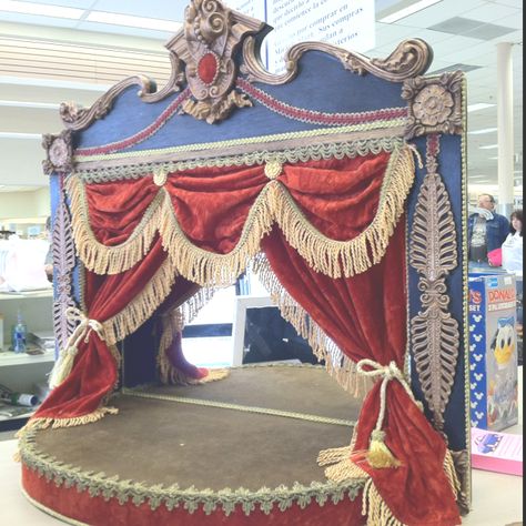 Small Stage Design, Proscenium Stage, Circus Diy, Circus Stage, Puppet Stage, Vintage Circus Party, Circus Aesthetic, Ballet Russe, Toy Theatre