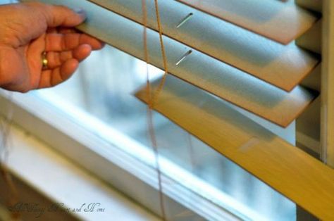 11 Genius Ways to Transform Your Ugly Blinds | Hometalk Girlie Office, Timber Blinds, Painting Blinds, Idea Paint, Shoestring Budget, Vinyl Blinds, Repurposed Lamp, Painting Wood Paneling, Horizontal Blinds