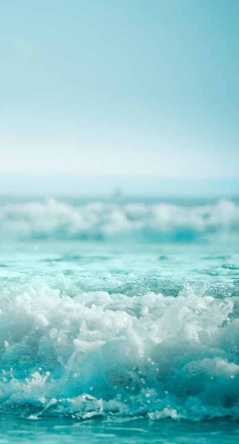 Ocean Wallpaper, Beach Wallpaper, Blue Beach, Summer Wallpaper, Jolie Photo, In The Ocean, Sea And Ocean, Green Aesthetic, Pastel Aesthetic