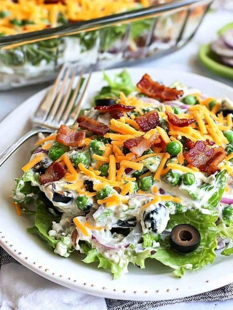 Keto Seven-layer Salad Seven Layered Salad, Seven Layer Salad, Pepper Steak Recipe, Bacon Cheeseburger Soup, Roasted Garlic Hummus, Keto Recipes For Beginners, Free Keto Meal Plan, Layered Salad, Low Carb Eating