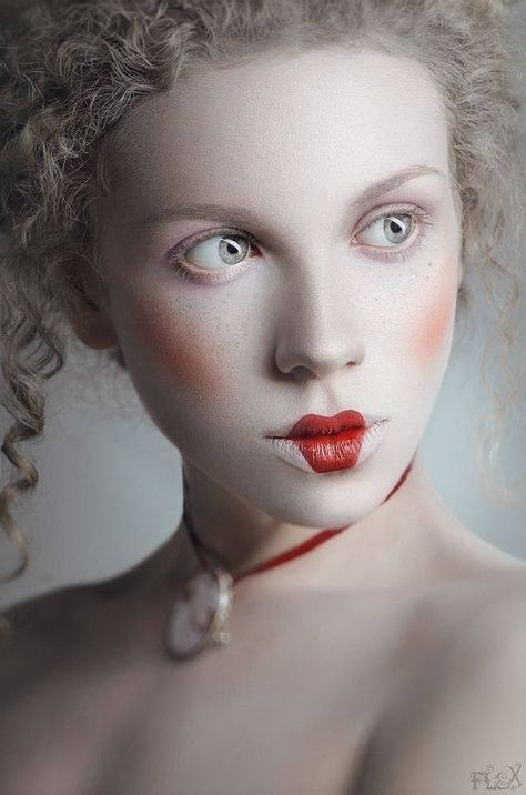 porcelain doll makeup Pippin Makeup, 18th Century Makeup, Victorian Makeup, Historical Makeup, Wonderland Makeup, Fantasy Make-up, Artistic Fashion, Theatre Makeup, Mode Editorials