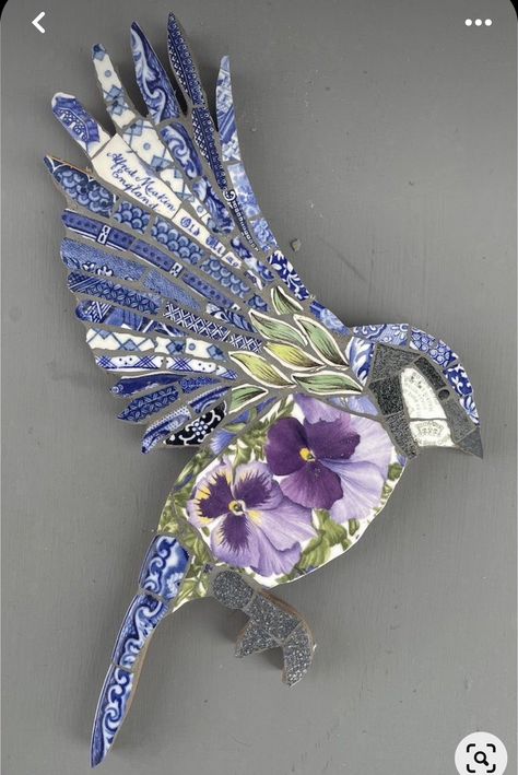 Mosaic Art Diy, Mosaic Tile Designs, Mosaic Animals, Royal Albert China, Mosaic Garden Art, Mosaic Birds, Mosaic Art Projects, Mosaic Tile Art, Animal Portraits Art