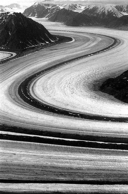 Horizontal Lines In Nature, Curved Lines Photography, Curves In Nature, Line In Nature, Nanowrimo Inspiration, Composition Rules, Modernism Art, Photography Rules, Aerial Landscape