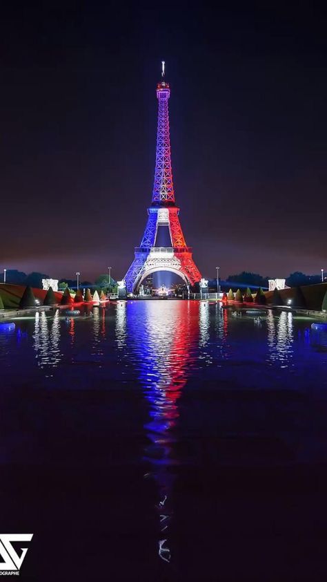 Torre Eiffel Paris, Paris France Eiffel Tower, Eiffel Tower Art, Eiffel Tower Photography, France Eiffel Tower, Paris Tour Eiffel, Paris Wallpaper, Beautiful Paris, French Flag