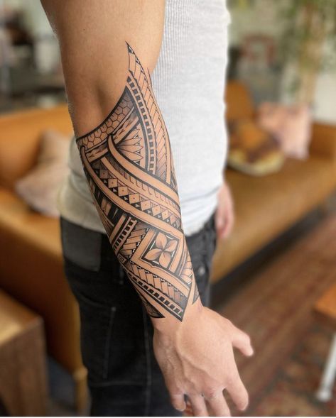 Polynesian Tattoo Designs Forearm, Sigma Tattoo, Polynesian Tattoo Sleeve, Tato Maori, Forearm Band Tattoos, Polynesian Tattoo Designs, Maori Tattoo Designs, Wrist Tattoos For Guys, Forearm Tattoo Design