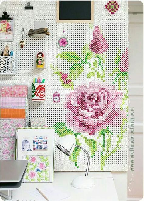 Great idea Painted Pegboard, Pegboard Organization, Sewing Room Design, Dream Craft Room, Sewing Room Ideas, Diy Cross, Diy Cross Stitch, Craft Room Ideas, Sewing Rooms