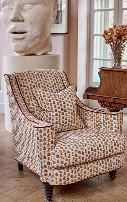 Statement Armchair Living Rooms, Kitchen Armchair, Patterned Armchair, Colorful Chairs, Contemporary Sofa, Luxury Sofa, Love Your Home, Sofas And Chairs, Modern Sofa