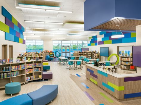 Preschool Library Center Decorations, Elementary Library Furniture, School Library Makeover, Preschool Library Center, School Library Furniture, Library Pics, Library Furniture Design, Public Library Design, Preschool Library