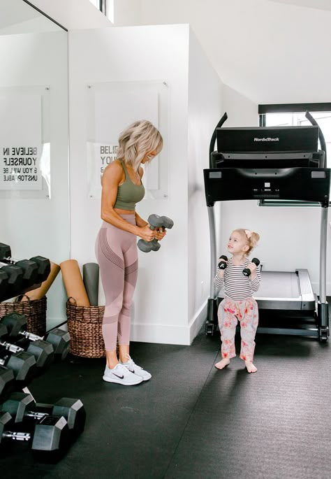 Garage To Gym, Fitness Room Ideas, Small Home Gyms, Workout Room Decor, Gym Basement, Home Gym Basement, Mini Home Gym, Small Home Gym, Home Gym Flooring