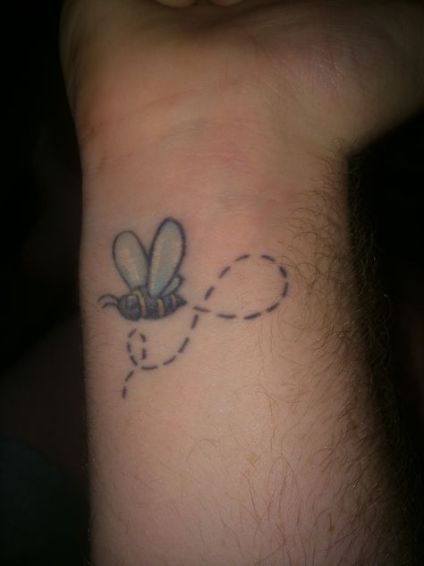 My to Infiniti bumble bee Infinity Sign Tattoo, Sign Tattoo, Infinity Sign, Bee Tattoo, Tat Ideas, Infinity Tattoo, Bumble Bee, Fun Stuff, Tatting