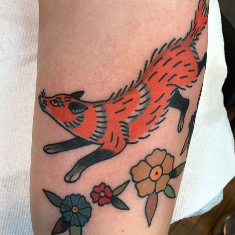 Kitsune Animal, Fox Tattoos, Tattoo Prices, Upper Arm Tattoos, Fox Tattoo, Floral Leaves, Animal Nature, Nature Tattoos, Baby Fox